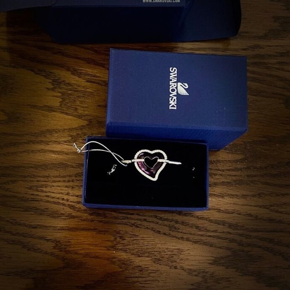 Swarovski love heart bangle - Picture 4 of 7
